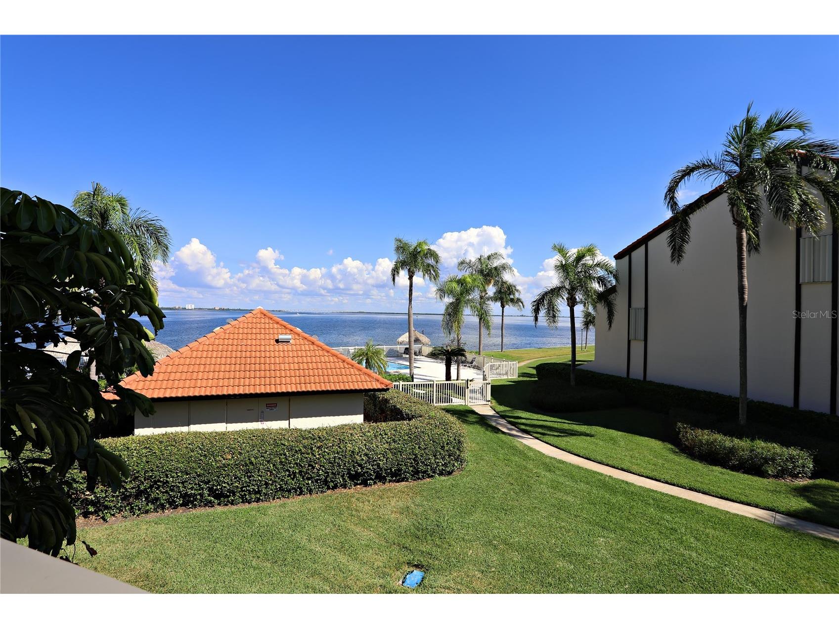 103 1st Street E #113 Tierra Verde FL 33715 - TAMPA BAY TB8514083 image1