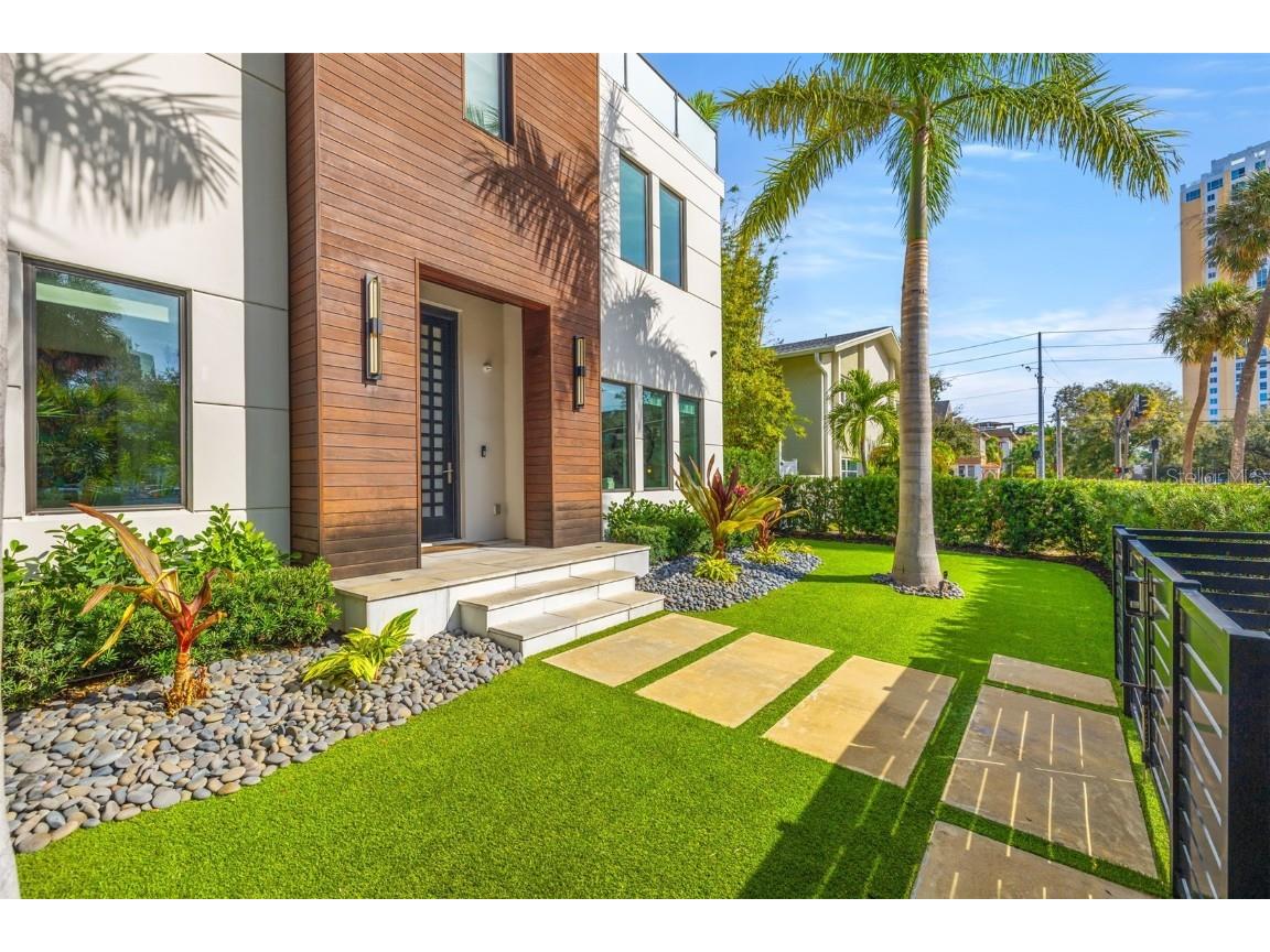 103 5th Avenue N Saint Petersburg FL 33701 TB8313332 image1