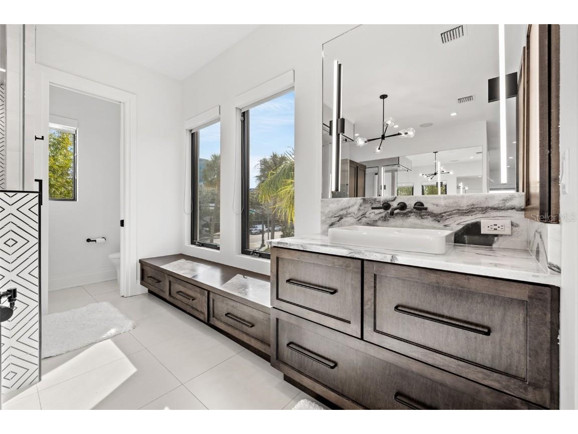 103 5th Avenue N Saint Petersburg FL 33701 TB8313332 image39