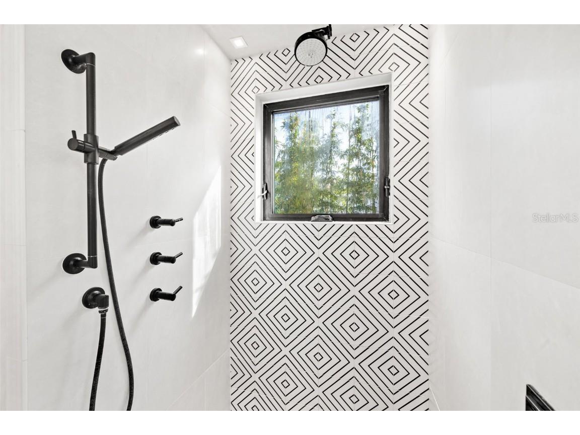 103 5th Avenue N Saint Petersburg FL 33701 TB8313332 image40