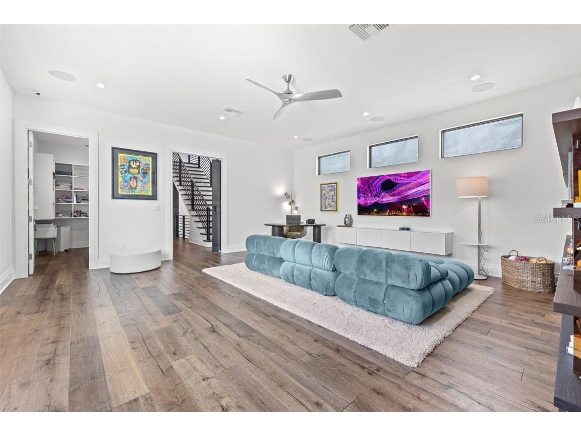 103 5th Avenue N Saint Petersburg FL 33701 TB8313332 image46