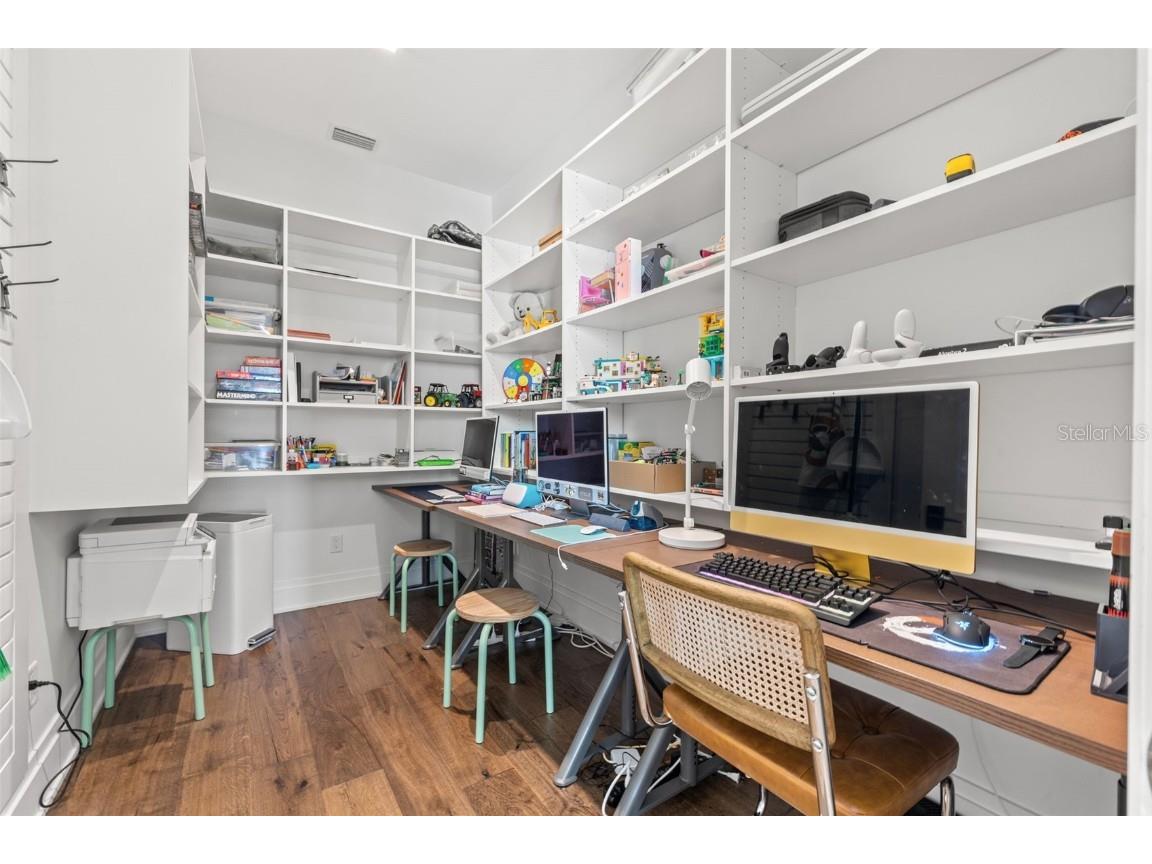 103 5th Avenue N Saint Petersburg FL 33701 TB8313332 image48