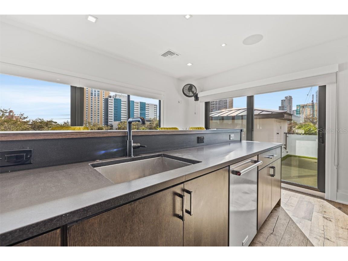 103 5th Avenue N Saint Petersburg FL 33701 TB8313332 image61