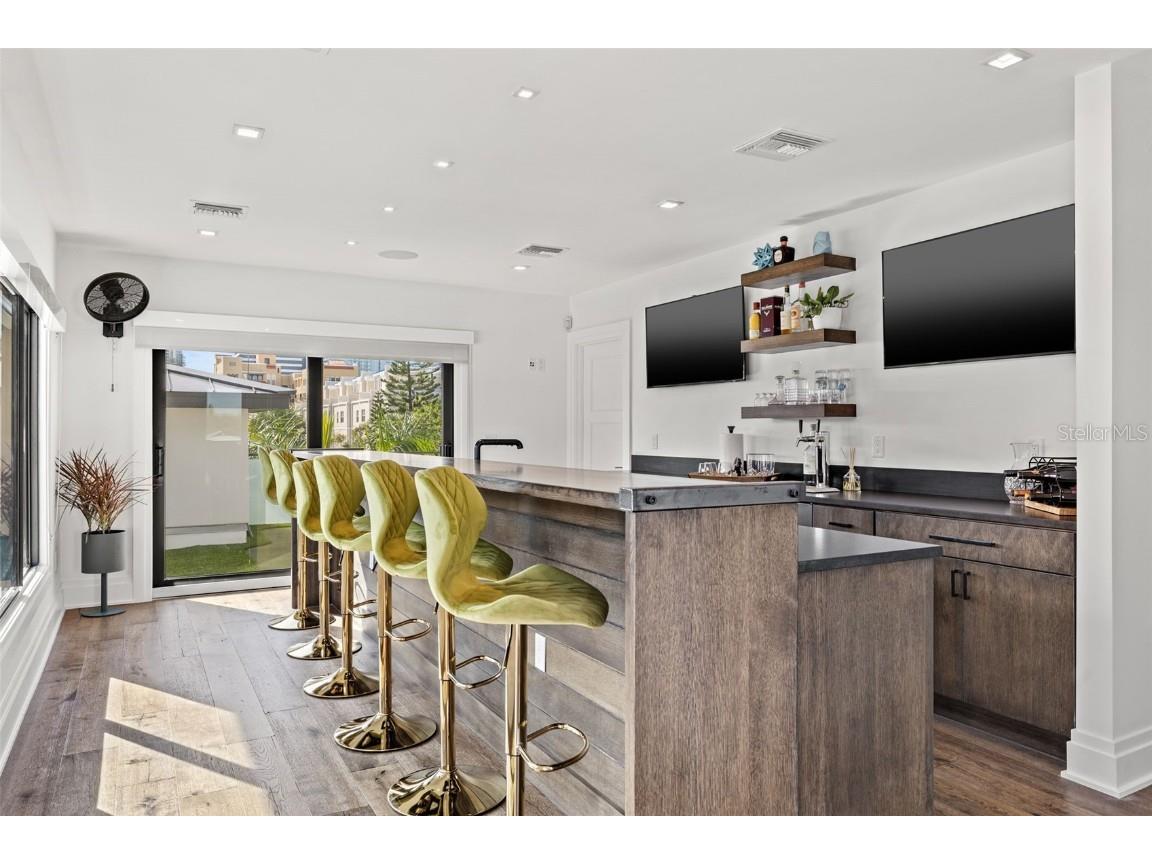 103 5th Avenue N Saint Petersburg FL 33701 TB8313332 image63