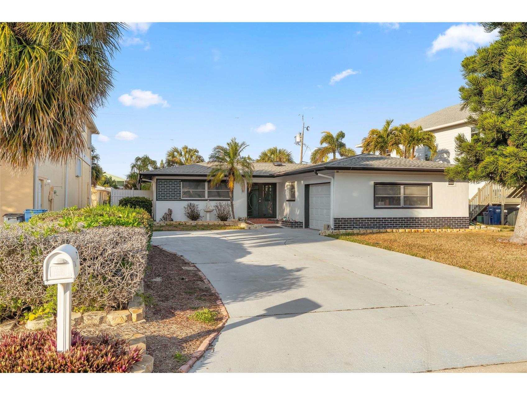 103 8th Street Belleair Beach FL 33786 TB8478634 image1