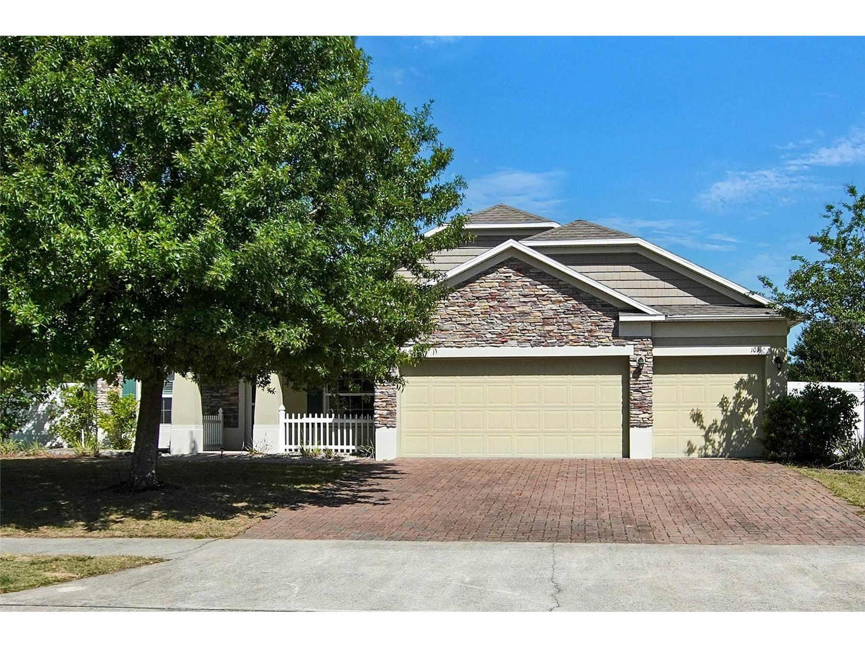 103 Blanco Drive Deland FL 32724 V4948656 image1