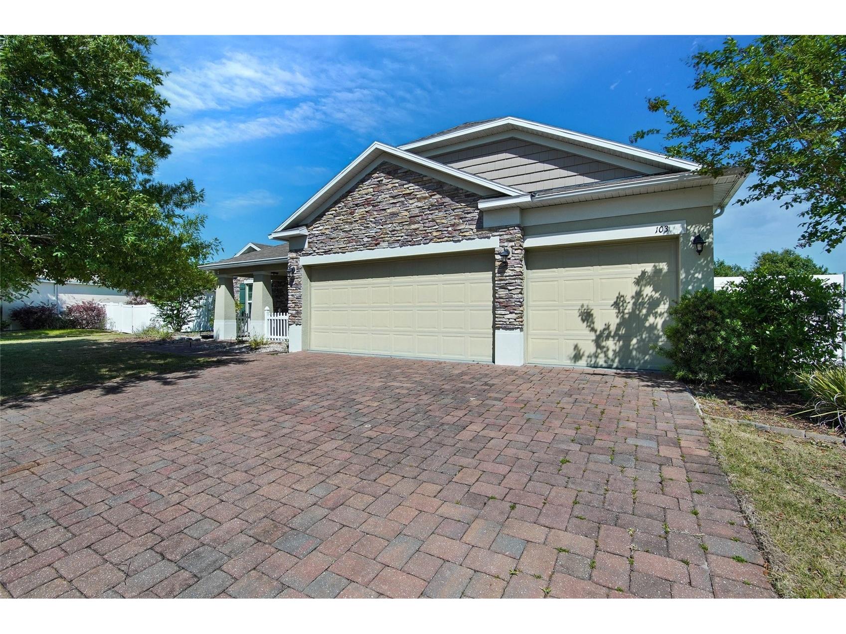 103 Blanco Drive Deland FL 32724 V4948656 image2