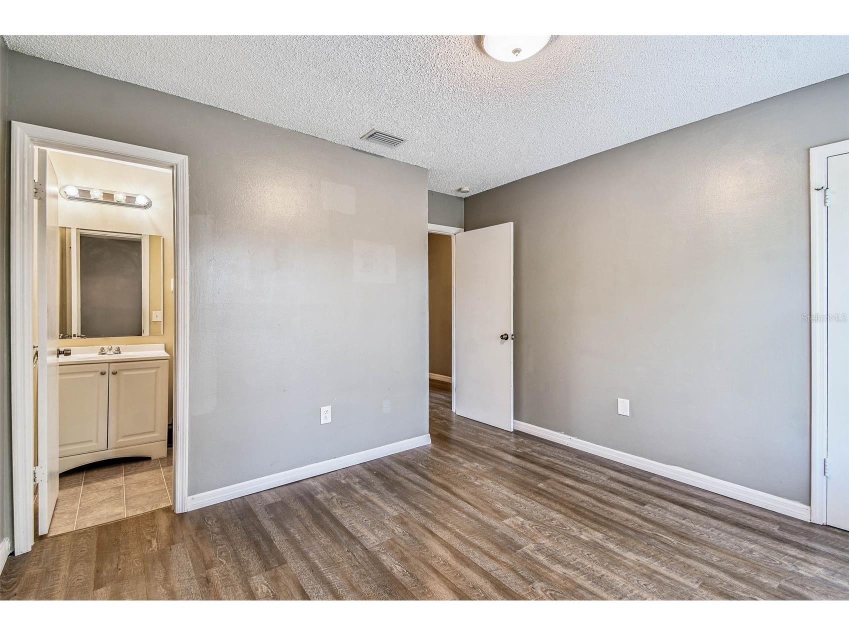 103 Brigadoon Drive Clearwater FL 33759 TB8490240 image16