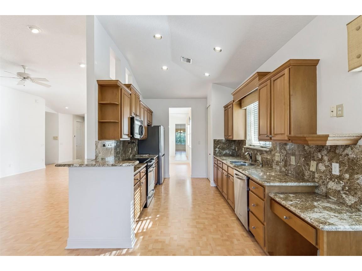 103 Camino Real Boulevard Howey In The Hills FL 34737 G5104836 image7
