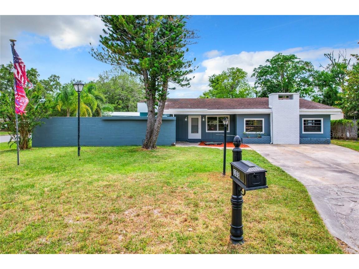 103 Country Club Circle Sanford FL 32771 V4936218 image1