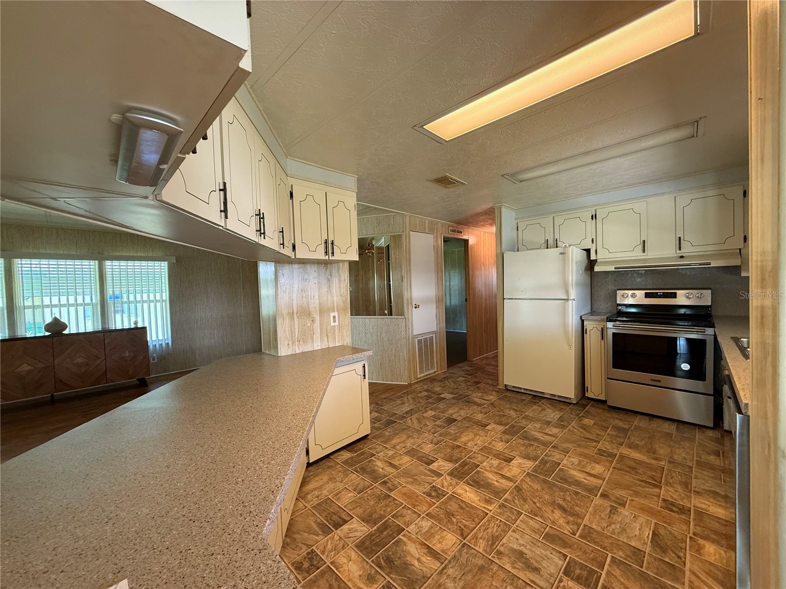 103 Cypress Road Wildwood FL 34785 - LAKE OKAHUMPKA G5112319 image4