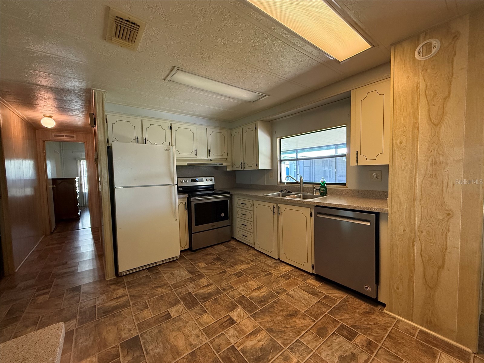 103 Cypress Road Wildwood FL 34785 - LAKE OKAHUMPKA G5112319 image5