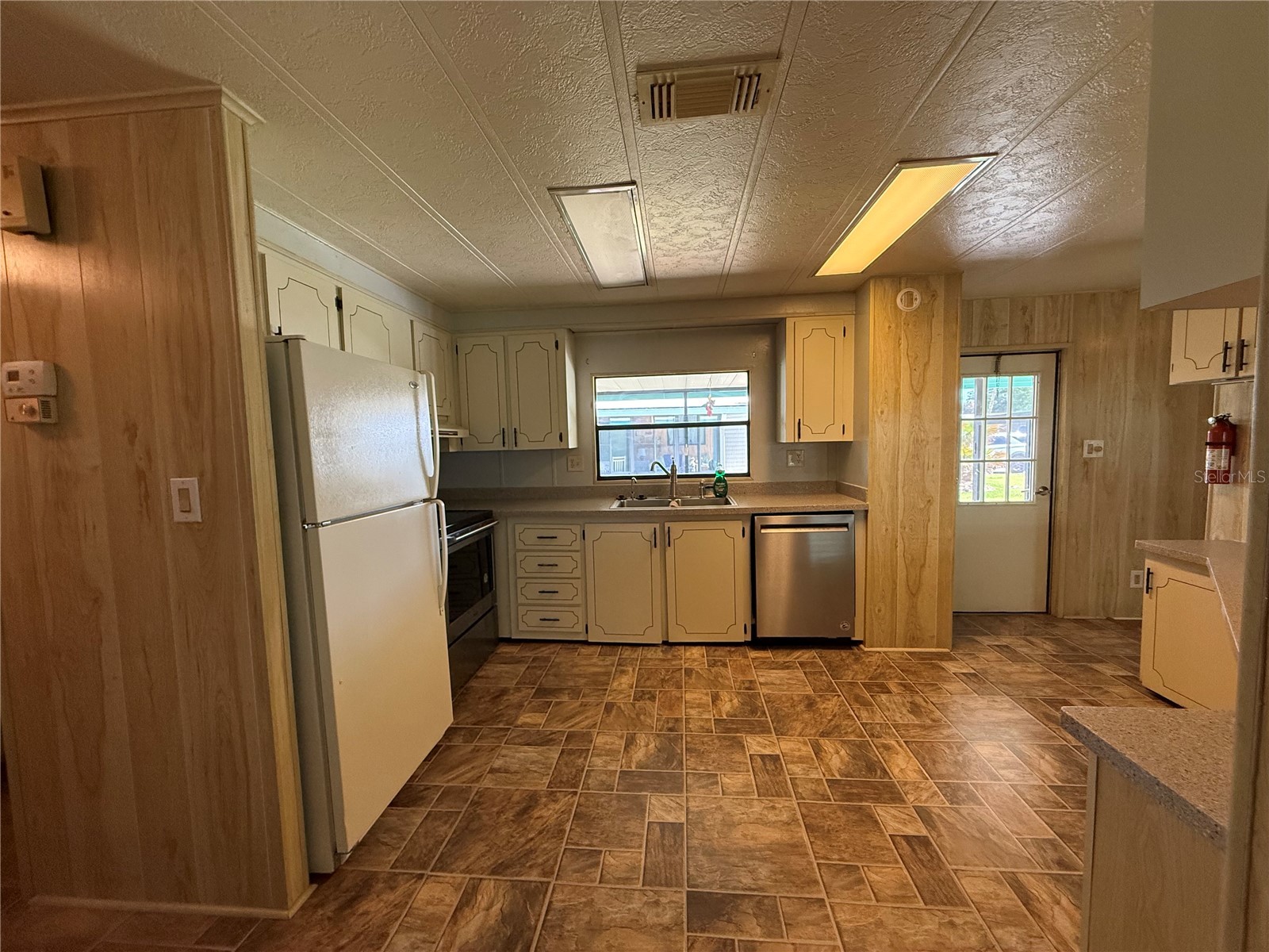 103 Cypress Road Wildwood FL 34785 - LAKE OKAHUMPKA G5112319 image6