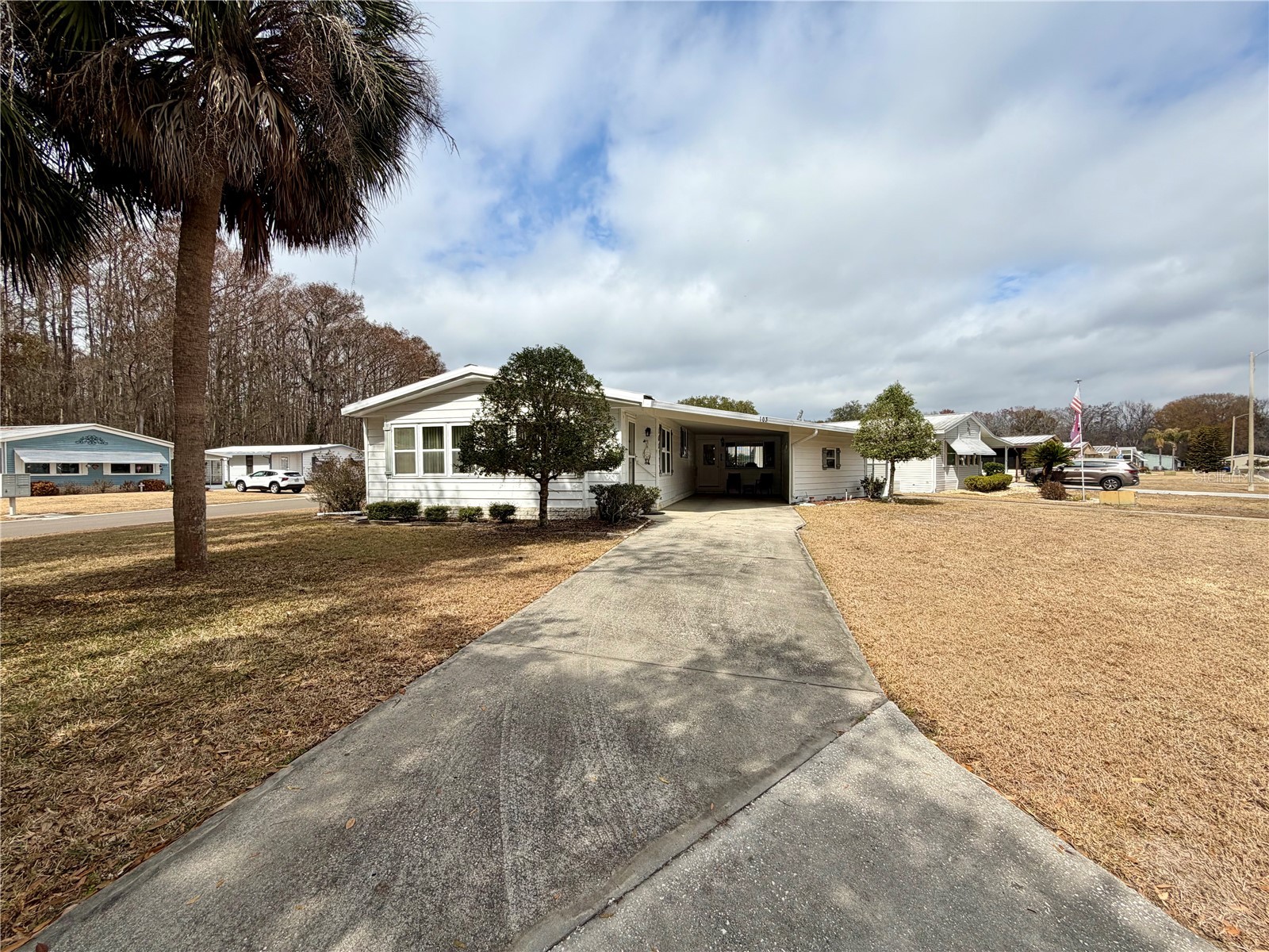 103 Lyonia Lane Wildwood FL 34785 - LAKE OKAHUMPKA G5108063 image1