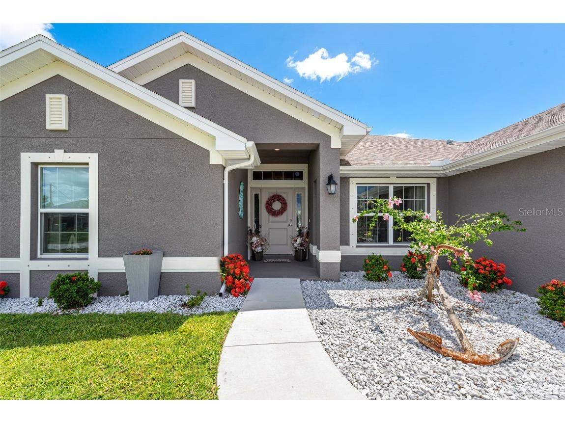 103 Mariner Lane Rotonda West FL 33947 D6130931 image1
