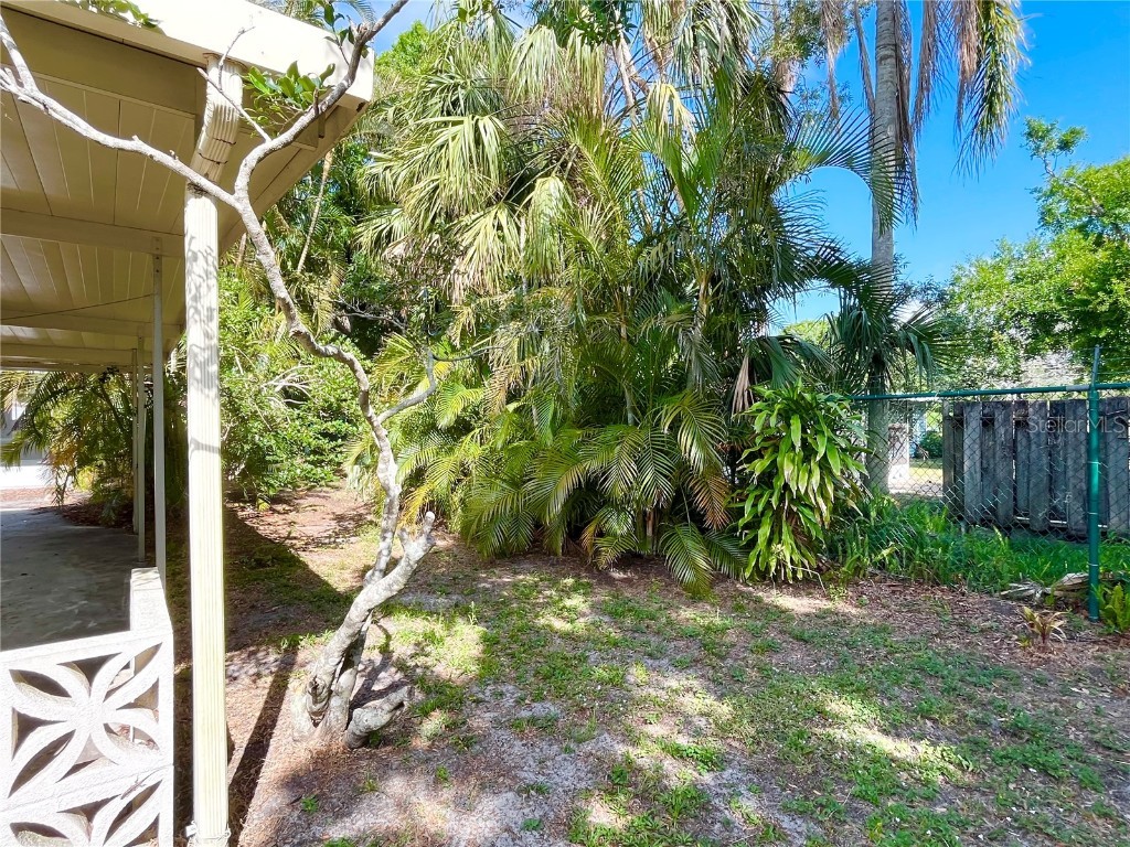 103 Oakwood Boulevard Sarasota FL 34237 A4631979 image10