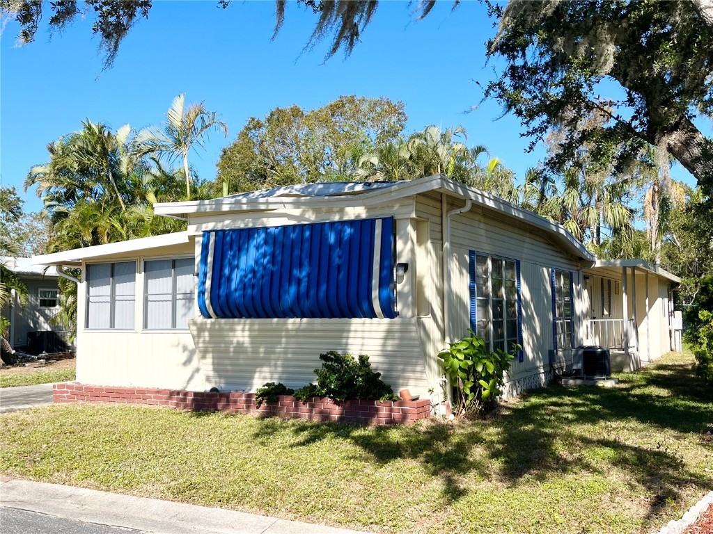 103 Oakwood Boulevard Sarasota FL 34237 A4631979 image2