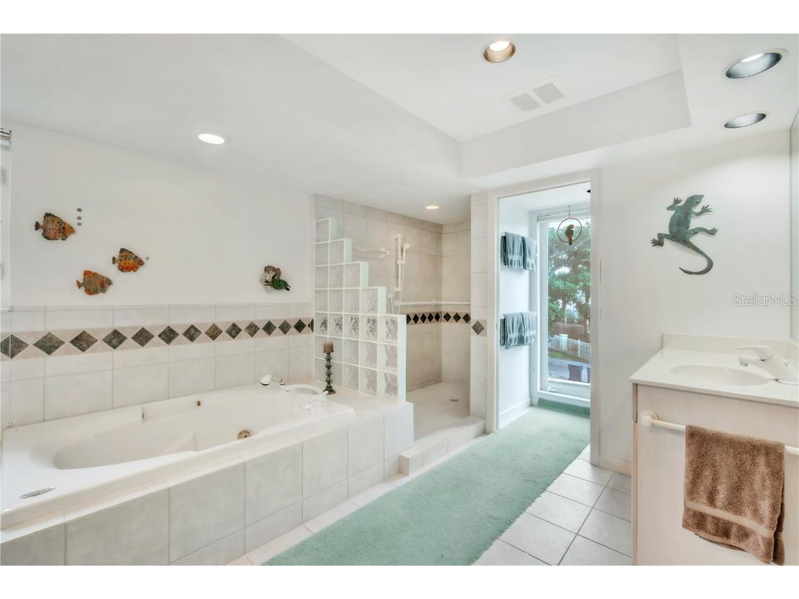 103 Sunset Lane Anna Maria FL 34216 A4669996 image32