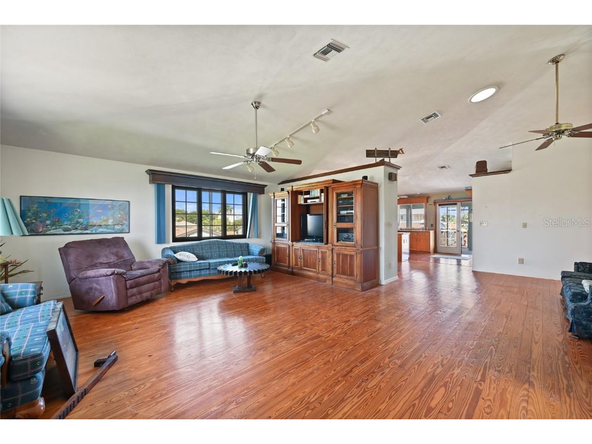 103 Tahiti Circle Naples FL 34113 TB8352684 image9