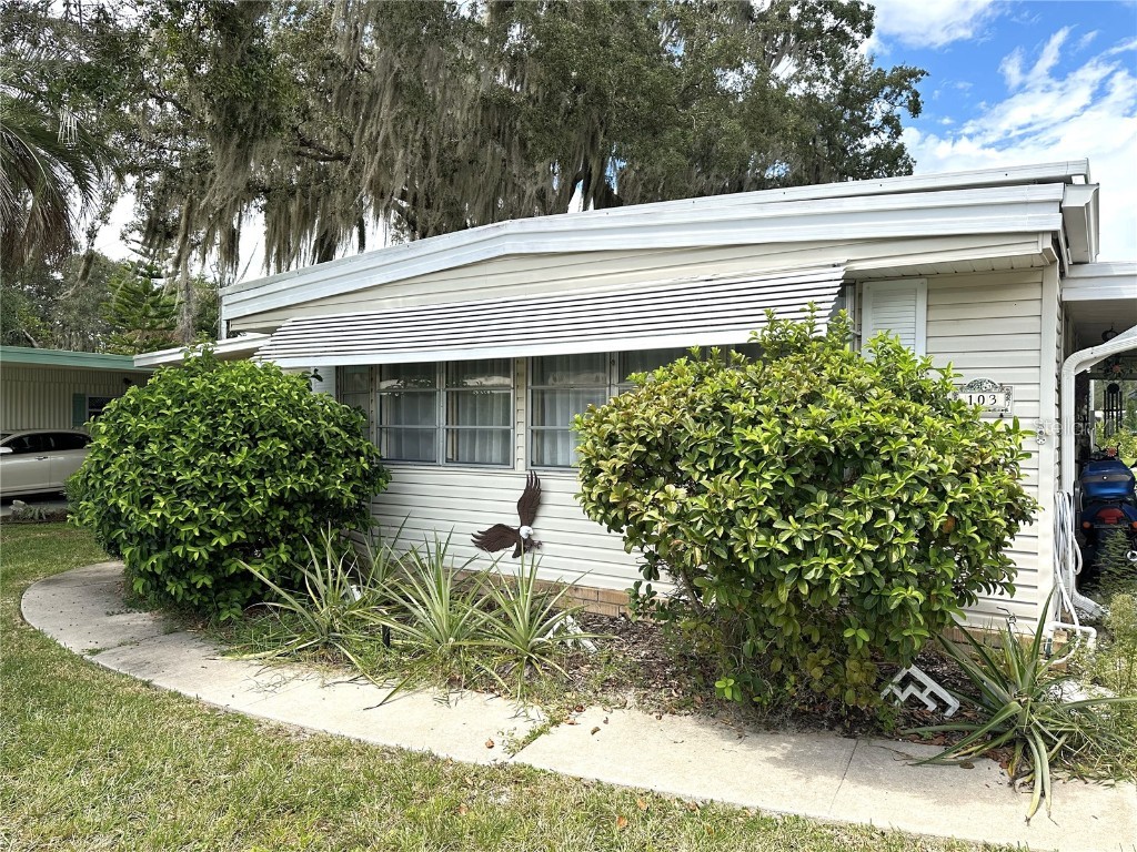 103 Tamarisk Way Leesburg FL 34748 OM684967 image1