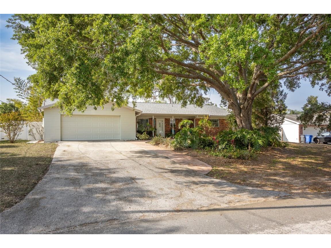 103 W Anglewood Drive Brandon FL 33511 TB8366254 image1