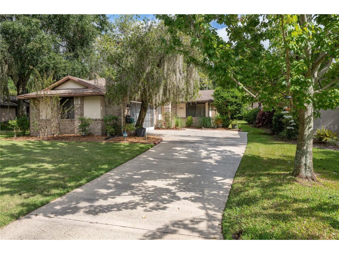 103 Waterwood Drive Yalaha FL 34797 - LAKE HARRIS G5102734 image1