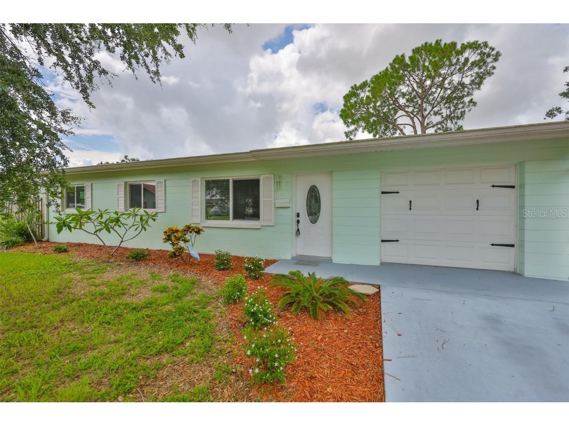 1030 53rd Avenue N Saint Petersburg FL 33703 TB8403629 image1