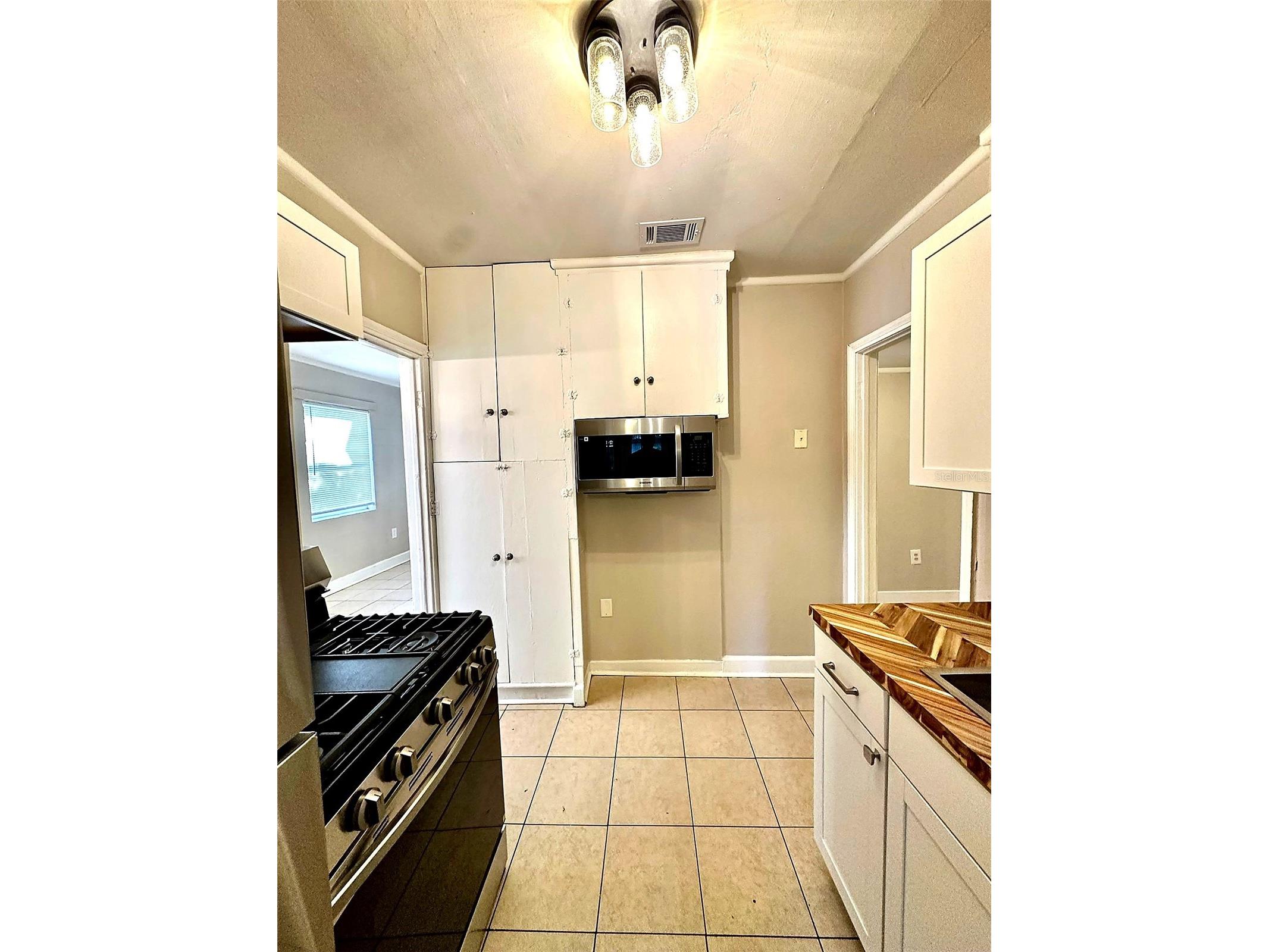 1030 NE 1st Avenue Gainesville FL 32601 GC538237 image11