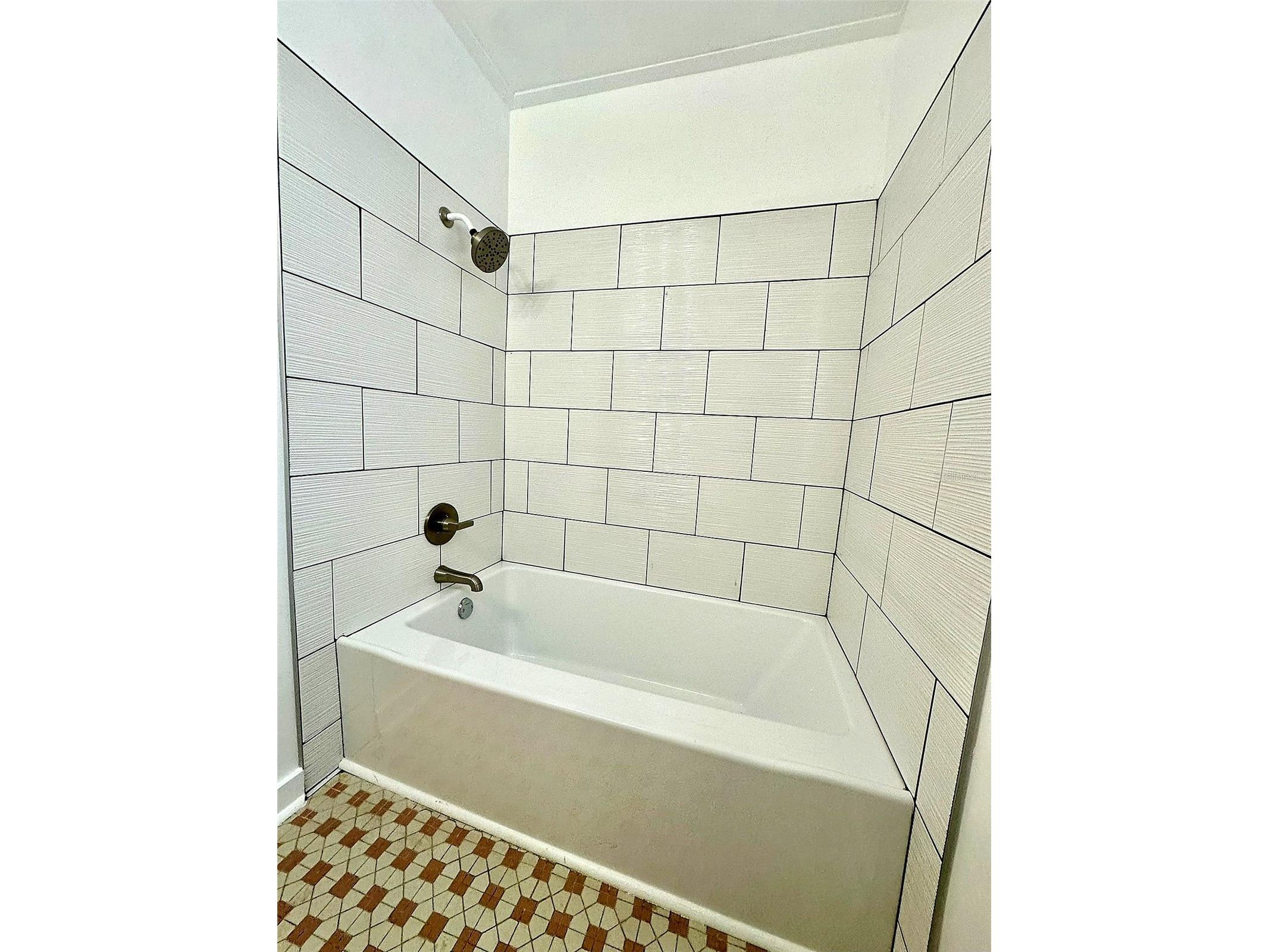 1030 NE 1st Avenue Gainesville FL 32601 GC538237 image16