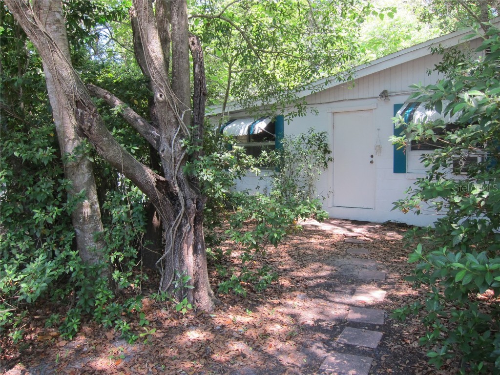 1030 NE 9th Street #D Gainesville FL 32601 GC513800 image1