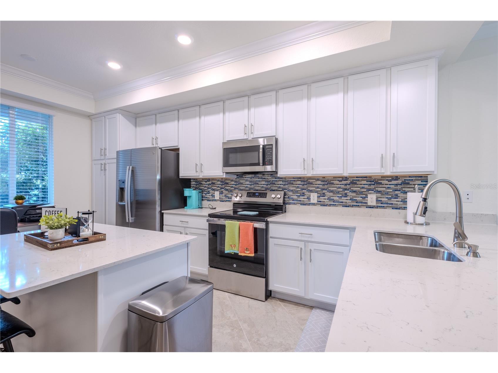 1030 Tidewater Shores Loop #104 Bradenton FL 34208 - MANATEE RIVER A4698361 image5