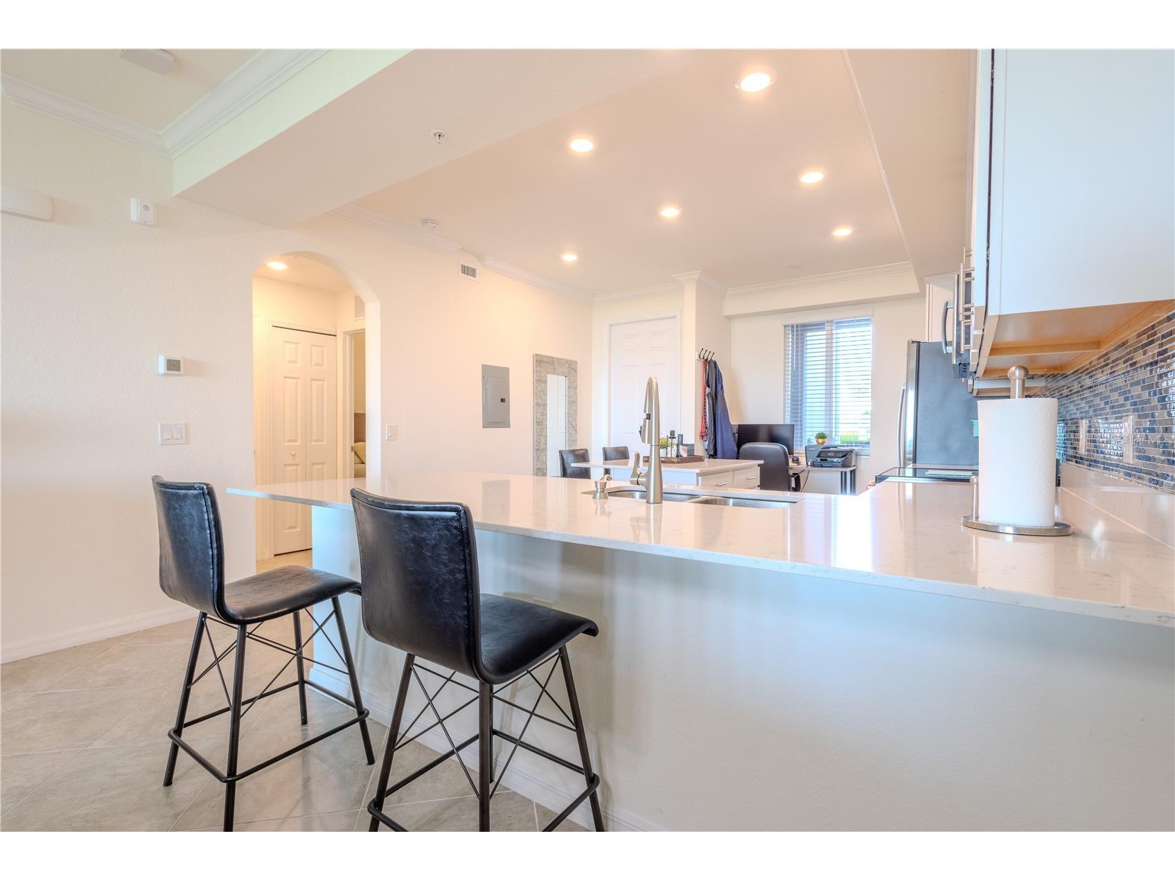 1030 Tidewater Shores Loop #104 Bradenton FL 34208 - MANATEE RIVER A4698361 image8