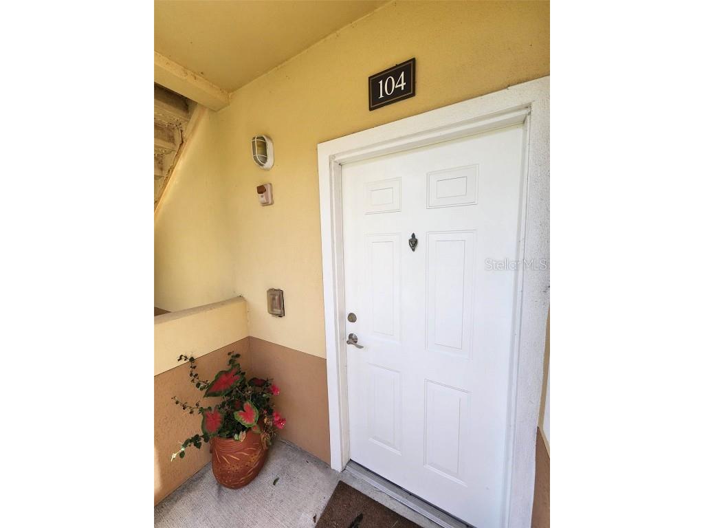 1030 Villagio Circle #104 Sarasota FL 34237 A4568480 image1
