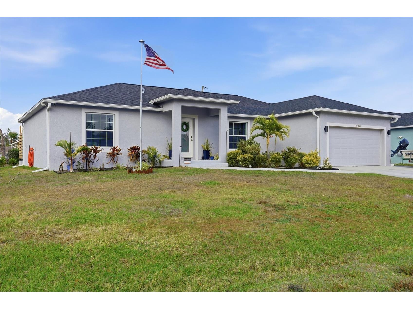 10300 Sandrift Avenue Englewood FL 34224 D6145875 image1