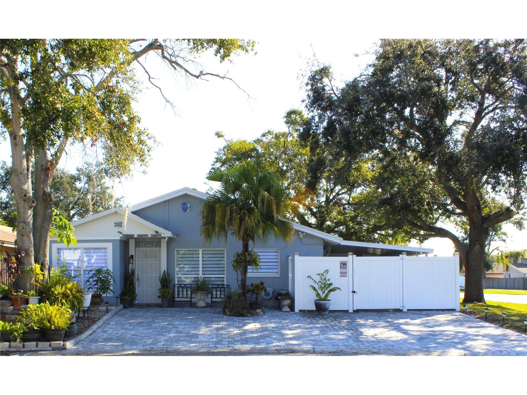 10301 Fernglen Place Tampa FL 33624 TB8440568 image1