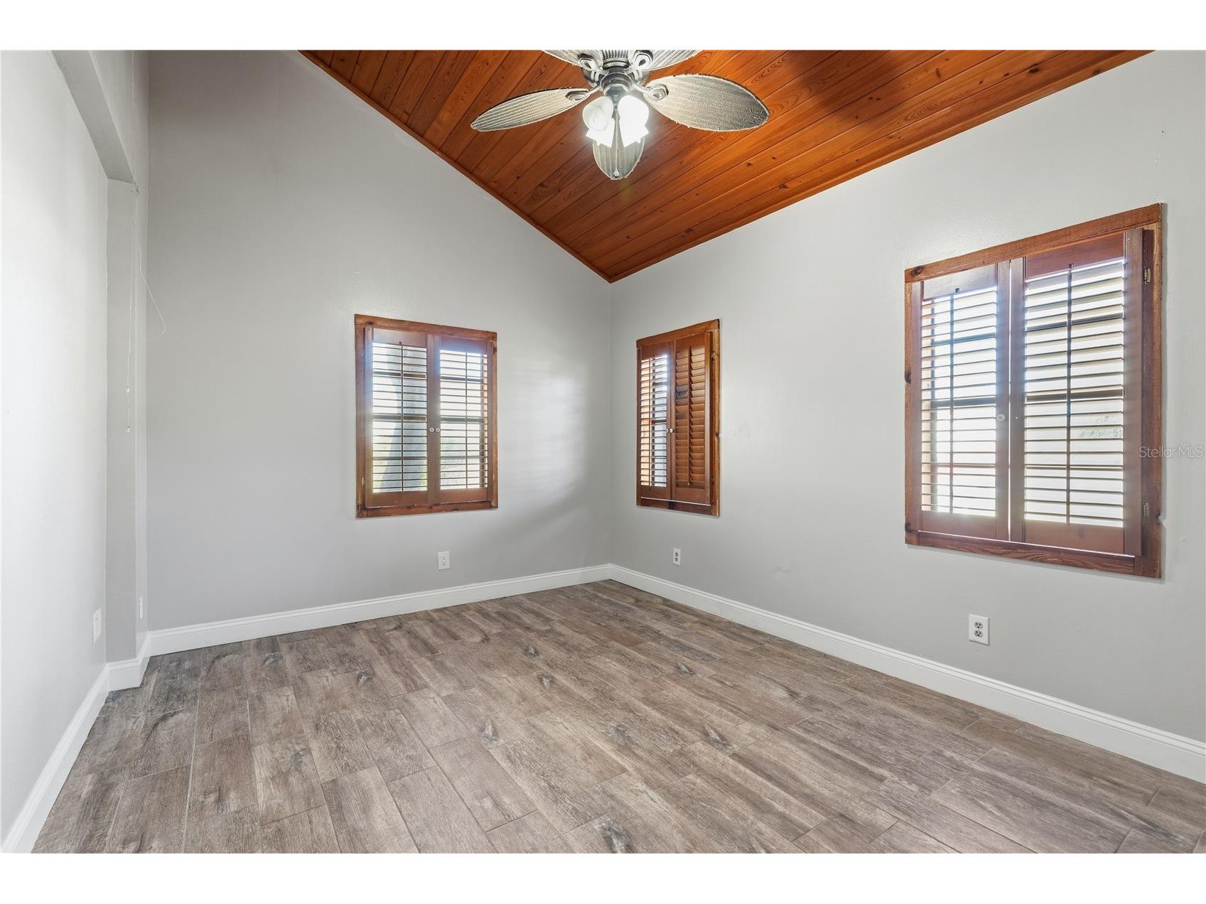 10301 Trail Ridge Lane Tampa FL 33624 TB8468159 image14