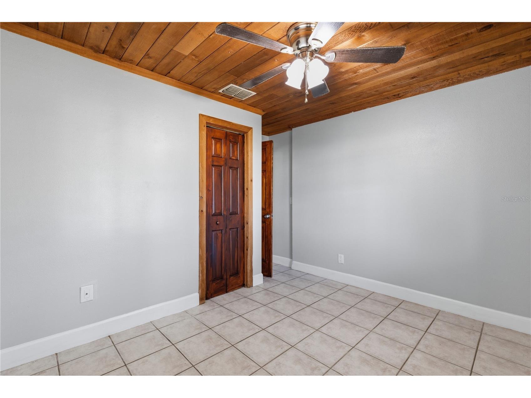10301 Trail Ridge Lane Tampa FL 33624 TB8468159 image17