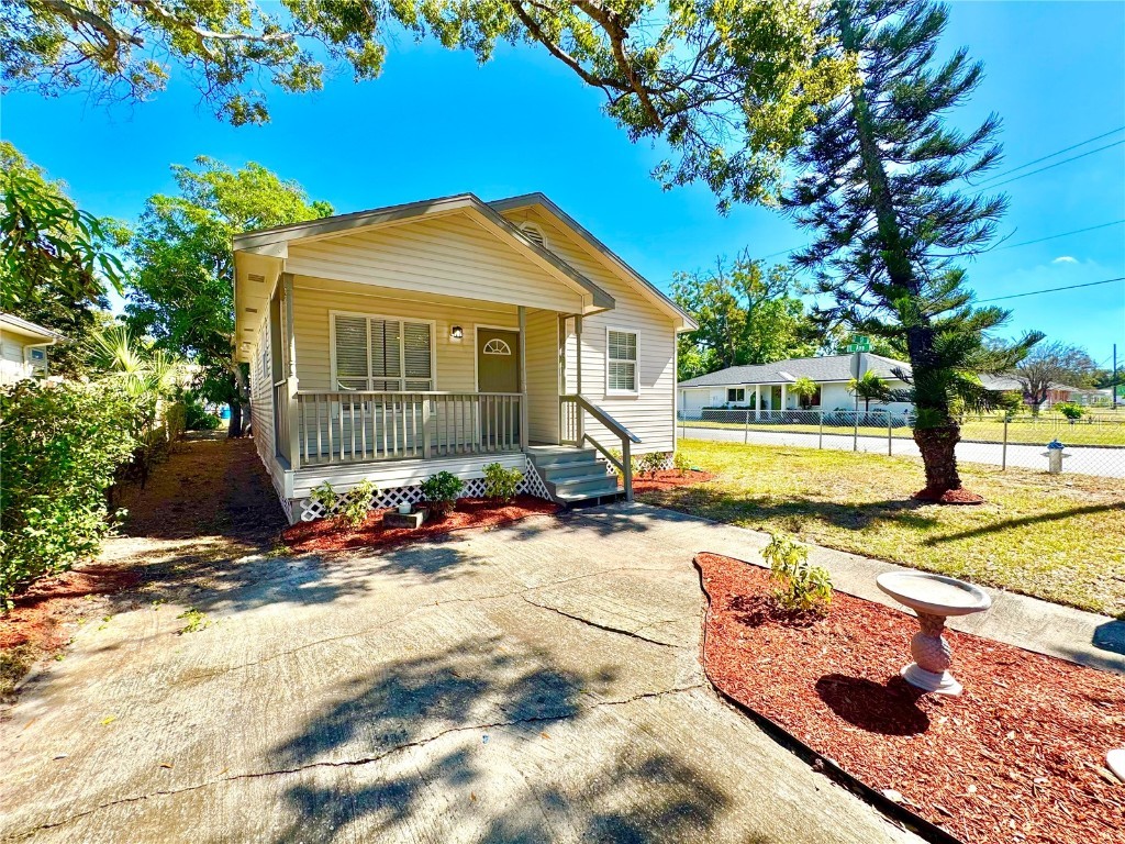 1031 3rd Street W Bradenton FL 34205 A4670219 image1