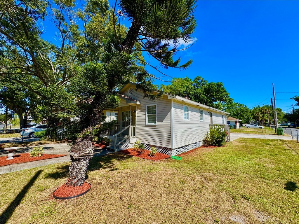 1031 3rd Street W Bradenton FL 34205 A4670219 image25