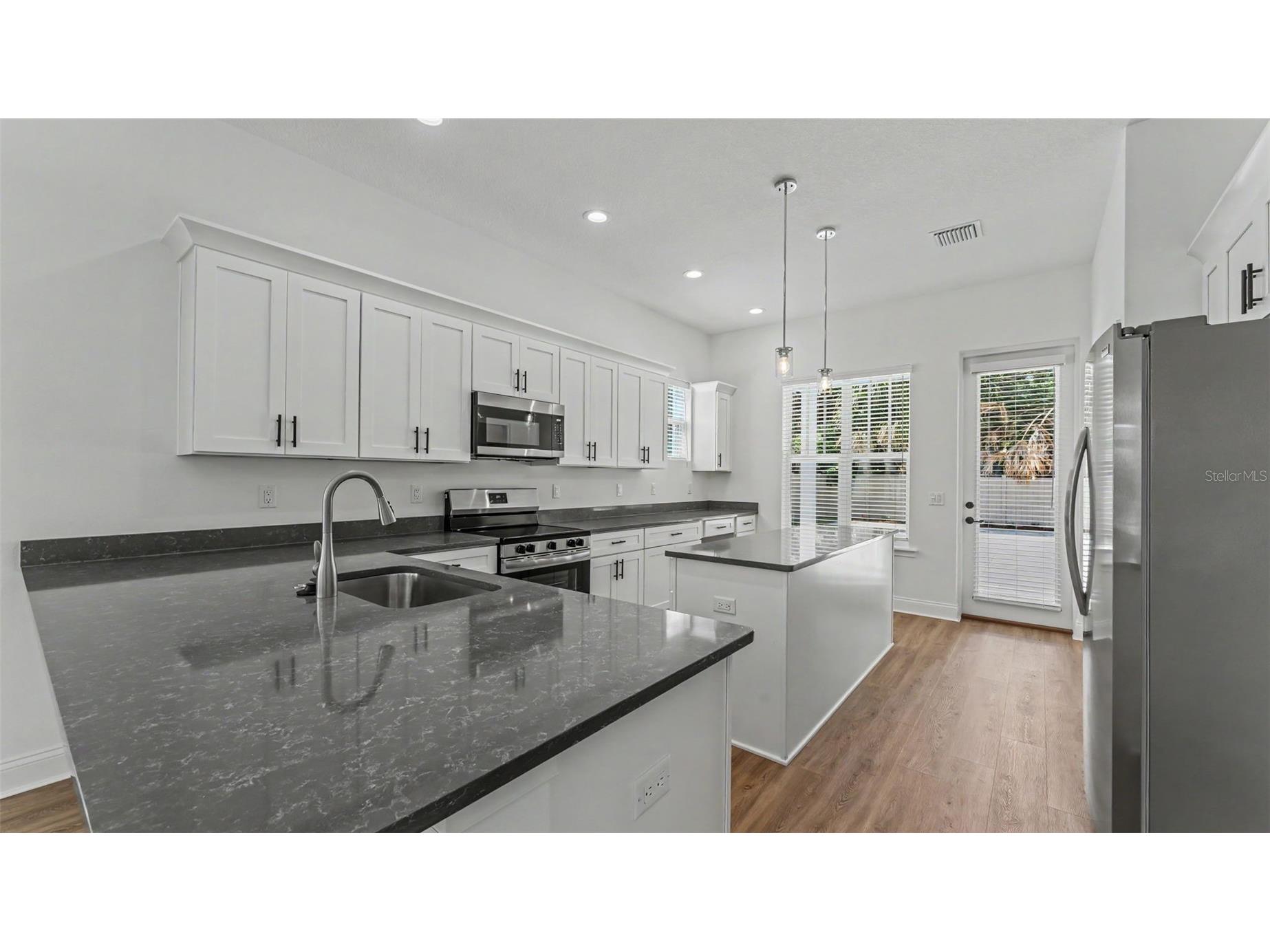 1031 E Lime Street Lakeland FL 33801 L4961736 image8