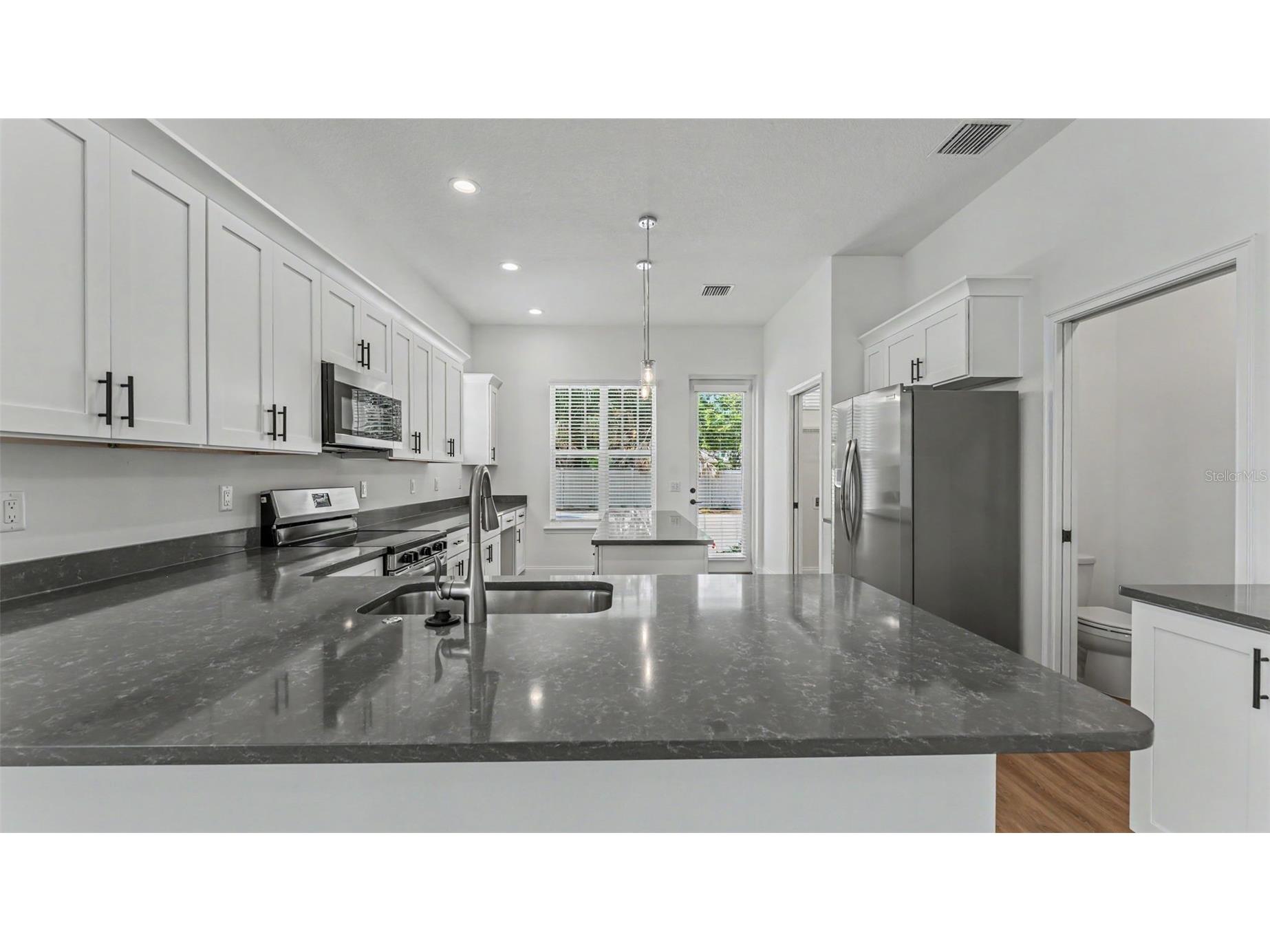 1031 E Lime Street Lakeland FL 33801 L4961736 image9