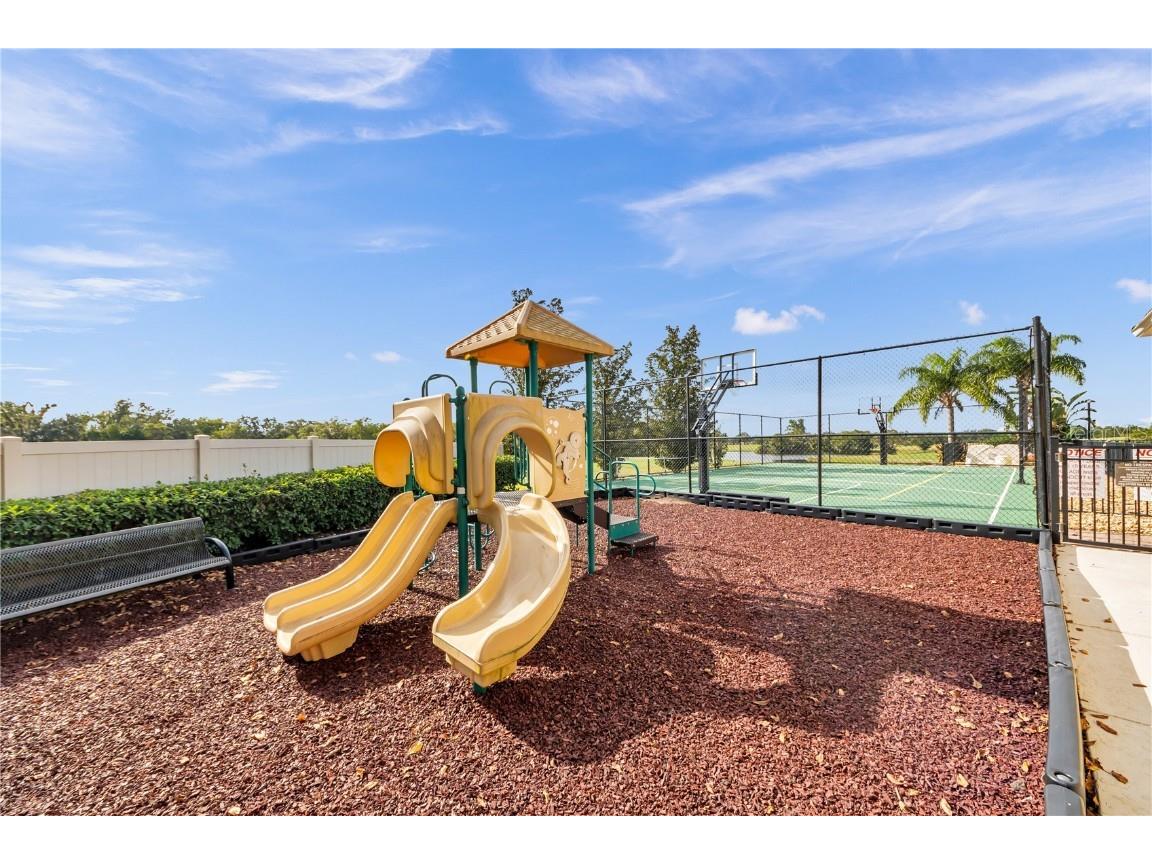 1031 Emerald Hill Way Valrico FL 33594 TB8455752 image68