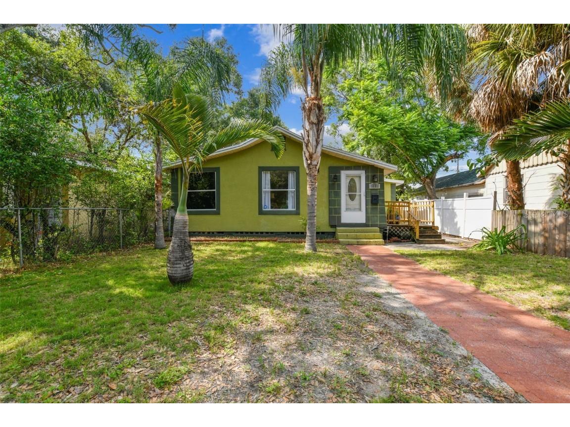 1031 James Avenue S Saint Petersburg FL 33705 A4574796 image1