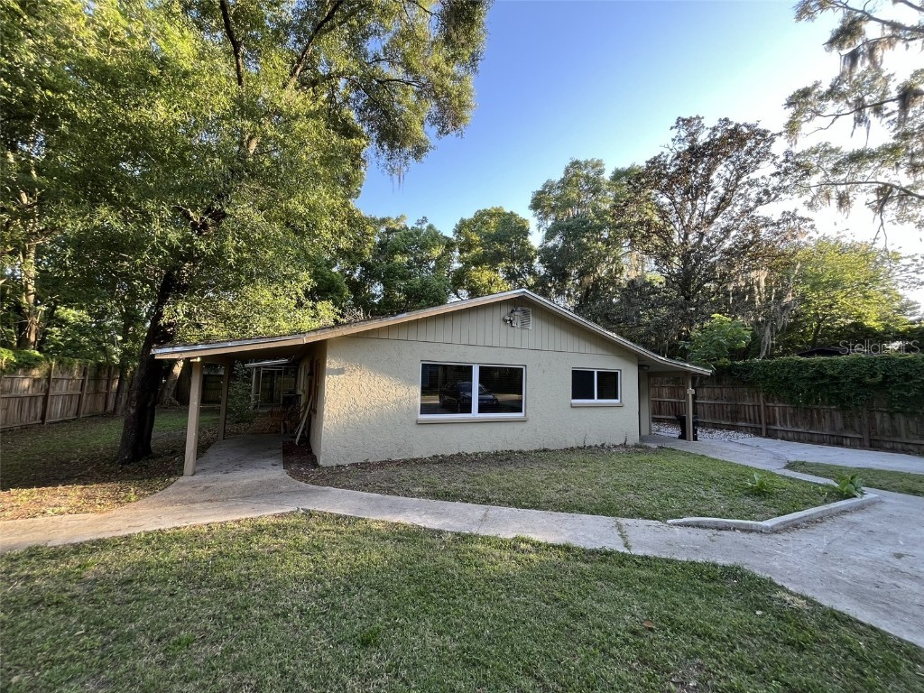 1031 NW 40 Avenue, Gainesville, FL, 32609 MLS TB8312644 Edina Realty