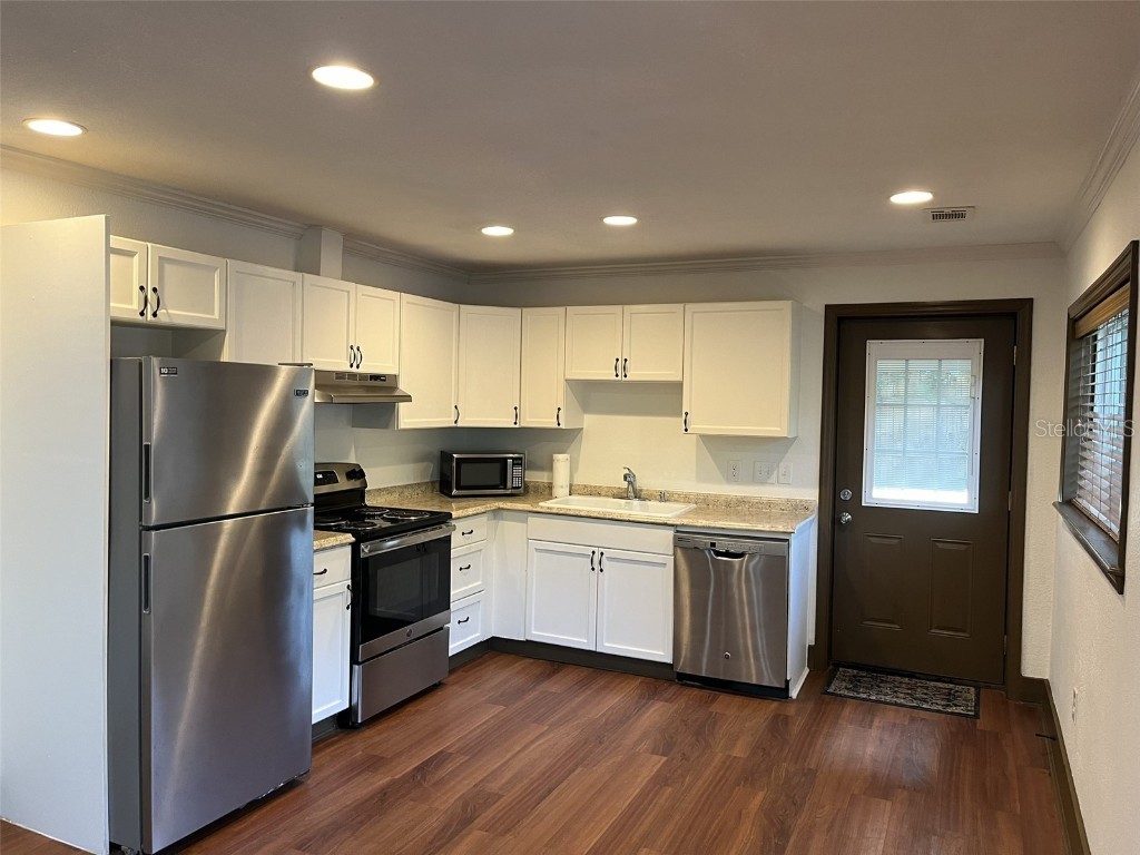 1031 NW 40 Avenue, Gainesville, FL, 32609 MLS TB8312644 Edina Realty