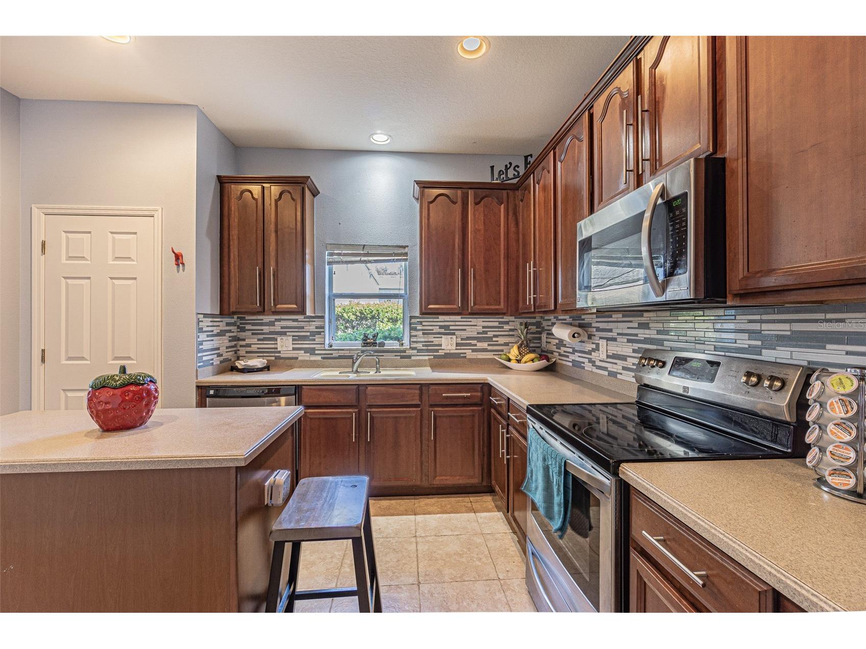 1031 Paseo Del Rio NE Saint Petersburg FL 33702 TB8532410 image10