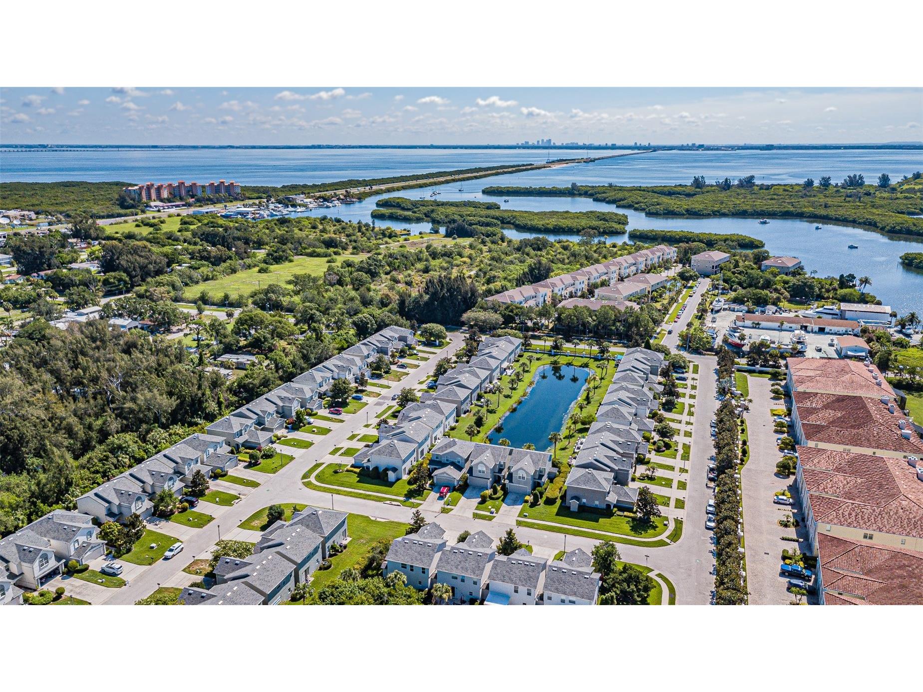 1031 Paseo Del Rio NE Saint Petersburg FL 33702 TB8532410 image35