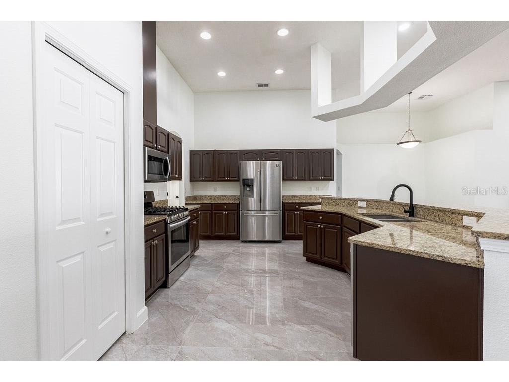 1032 Legends Pass Drive Valrico FL 33594 TB8486144 image8