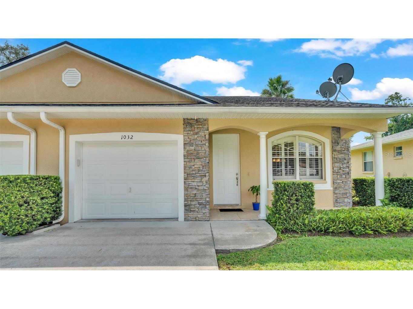 1032 Towering Oaks Court Lakeland FL 33813 L4947685 image1