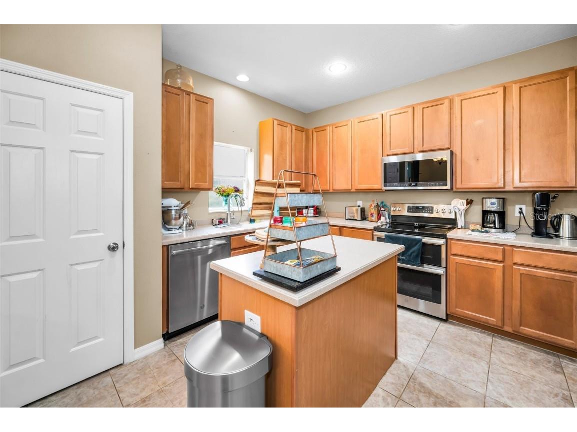 1033 Bella Vista Drive NE Saint Petersburg FL 33702 TB8430357 image11